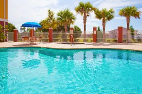Holiday Inn Express Hotel & Suites Port Richey by IHG - Piscine