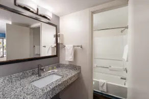 Travelodge by Wyndham Albuquerque West - Badeværelse