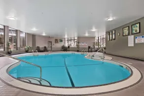 Best Western Premier Calgary Plaza Hotel & Conference Centre - Pool