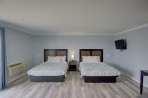 Dhimas Bayview Suites - Room