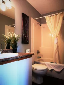 Canadian Rockies Chalets by Trilink - 2 & 3 Bedroom Condos - Self Check-In - Walking Distance to Downtown - Free Parking - Pet-Friendly - No AC - Badezimmer