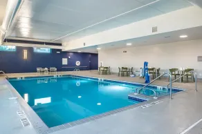 Spark By Hilton Madison Central - Pool