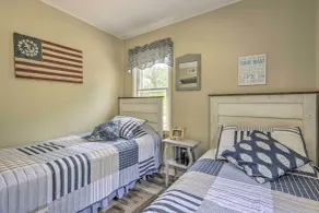 Steps to Lake of the Ozarks: Family Home w/ Views! - Innenbereich