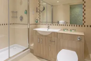 Knights Hill Hotel & Spa - Bathroom