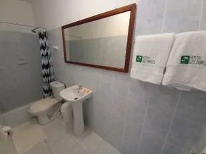 Hotel Residencial Los Frayles - Bathroom