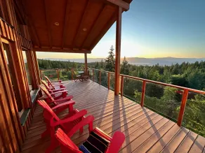 Myra Canyon Lodge + Ranch - Room