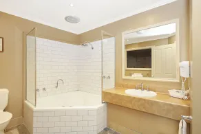 Grand Central Accommodation B&B Cobden - Bathroom