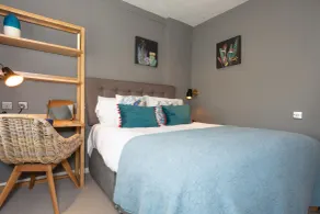 the Jersey Arms Hotel - Room