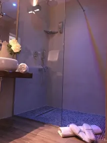 Carone Suite-Charme&Pool - Badezimmer