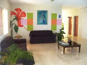 Ocean Breeze Hotel - Coin salon dans le hall
