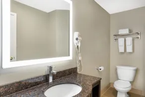 Best Western Fort Lee - Bathroom