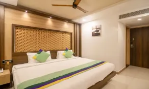 Treebo Golden Swan Pammal - Room
