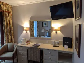 Cotswold Lodge Hotel - Room