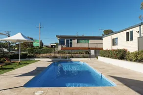 Crestview Tourist Park - Pool