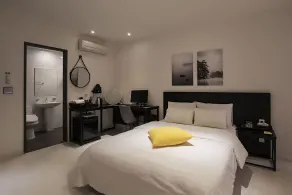 Yellow 8 Hotel - Habitación