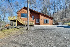 The Toasted Marshmallow Ski & Lake Game Barn - Interiör