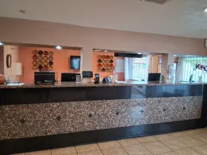Tree Inn & Suites Albuquerque. - Resepsjon