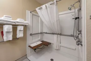 Comfort Inn & Suites Hays I-70 - Salle de bain