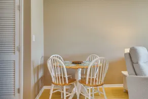 Emerald Isle Condo Near Beach w/ Screened Porch! - Interior