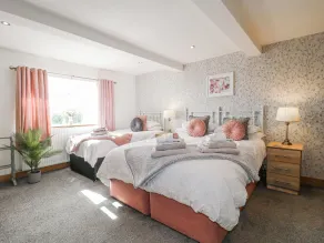 Fields Farm - Room