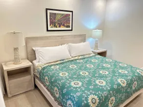 Apartamento vacacional con piscina, jardín y terraza | Vistas al jardín - Habitación
