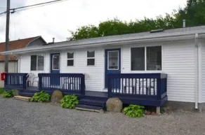 Blue Spruce Motel - Room