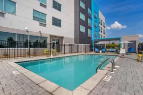 Tru by Hilton Auburn - Piscina