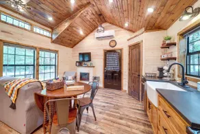 Mcalester Vacation Rental w/ Private Hot Tub - Innvendig