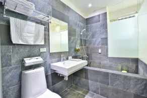 Duoai Mineral Spring - Bathroom