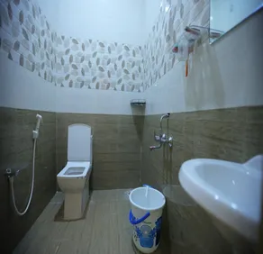 The Canalway Inn - Bathroom
