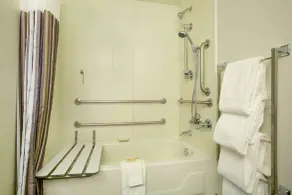 La Quinta by Wyndham St. Louis Westport - Salle de bain