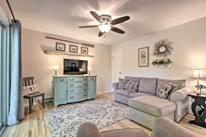 Ludington Cottage w/ Deck, Yard & Fire Pit! - Innvendig