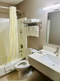 Super 8 by Wyndham Benton Harbor St Joseph - Salle de bain