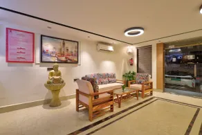 Qotel Signature - Golf Course Road - Reception