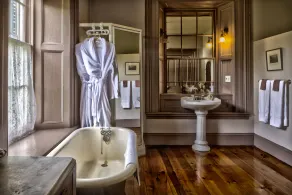 Spruceholme Inn - Bathroom