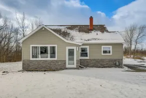 2 Mi to Airport High-End Cheektowaga Home! - Interior