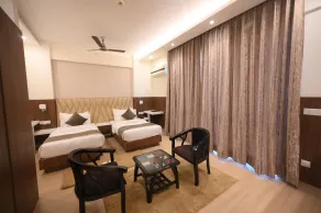 Fairvacanze Inns & Suites Lucknow - Rum