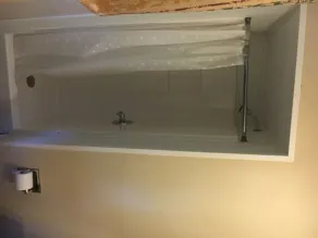 Pelican Inn and Suites - Bathroom