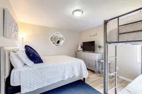 620 S Easy St - Zimmer