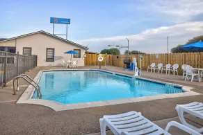 Motel 6-Bryan, TX - College Station - Piscine