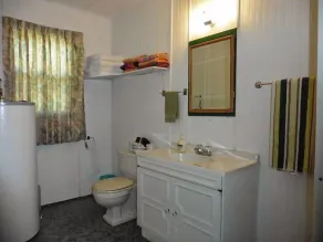Bruce Bay Cottages & Lighthouse - Bathroom
