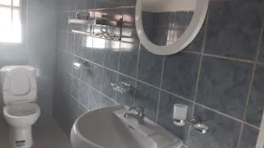 Lakeshore Bed and Breakfast - Bathroom