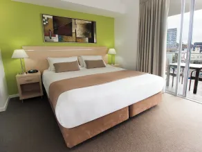 Oaks Townsville Gateway Suites - Room