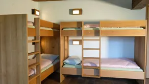 Schloss Burgdorf Youth Hostel - Zimmer