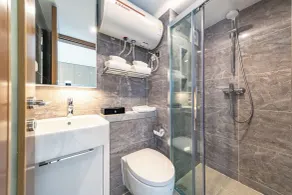 Huaqiang North Executive Apartment - Łazienka