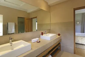 Viila SALAMOUNI, Exclusive rental with private pool (6-8 bedrooms, 12-16 guests) - Bagno