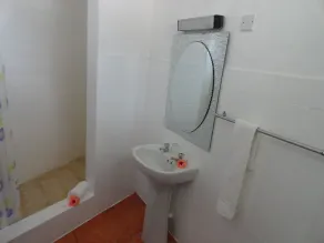 Lazare Picault Hotel - Baño