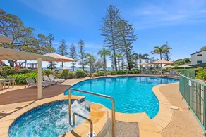The Norfolks on Moffat Beach - Pool