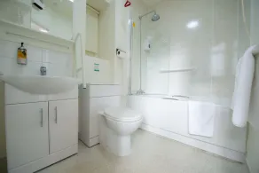 Fox Connaught London ExCel - Bathroom