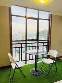LEYSHOF HOTEL - Lobby sitting area